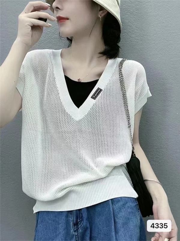 Fake two-piece V-neck short-sleeved sweater ladies summer new thin section breathable chic hollow half-sleeved pullover top
