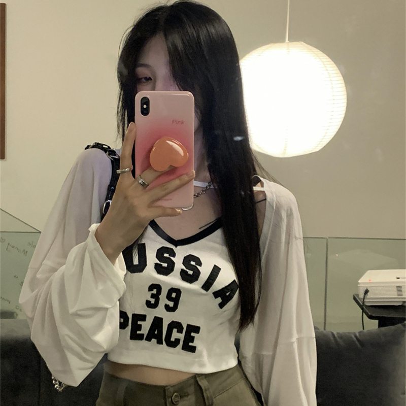 Summer new inner bottoming small camisole women's design sense niche outside wear sleeveless short top tide