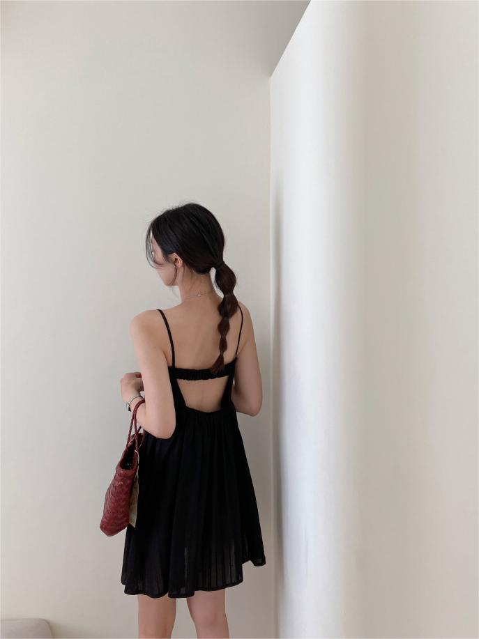 Korean summer French-style back pierced with tube top suspender skirt women's self-cultivation and temperament holiday dress