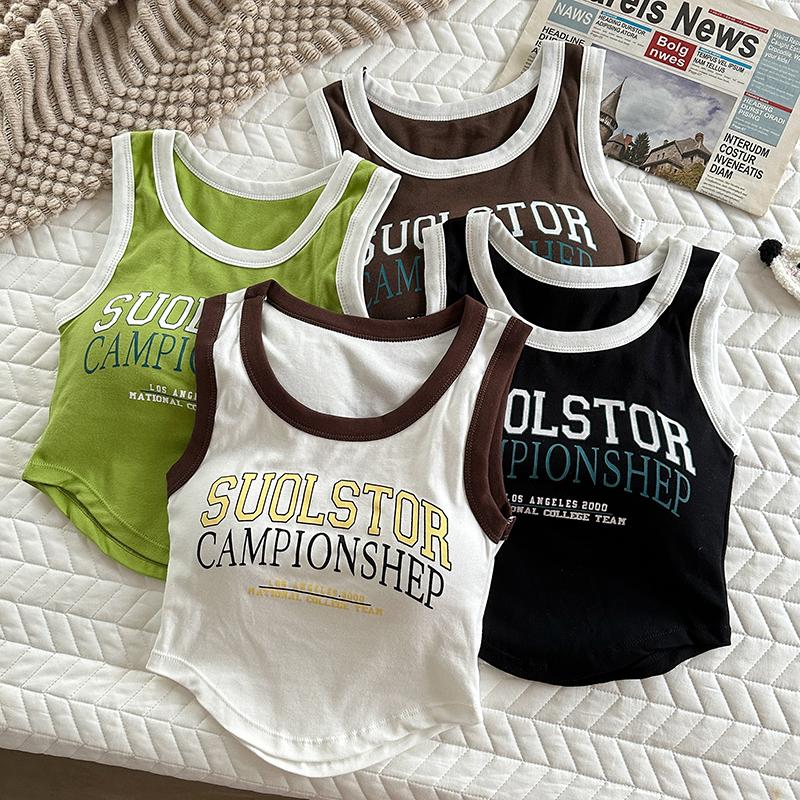 The real shot is not reduced, the letter printing sports inner wears the sleeveless vest short style new all-match self-cultivation type with chest pad tide