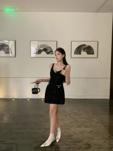 Real price real price Xiaoxiangfeng heavy industry full of stars crystal beads self-cultivation sexy temperament suspender dress female