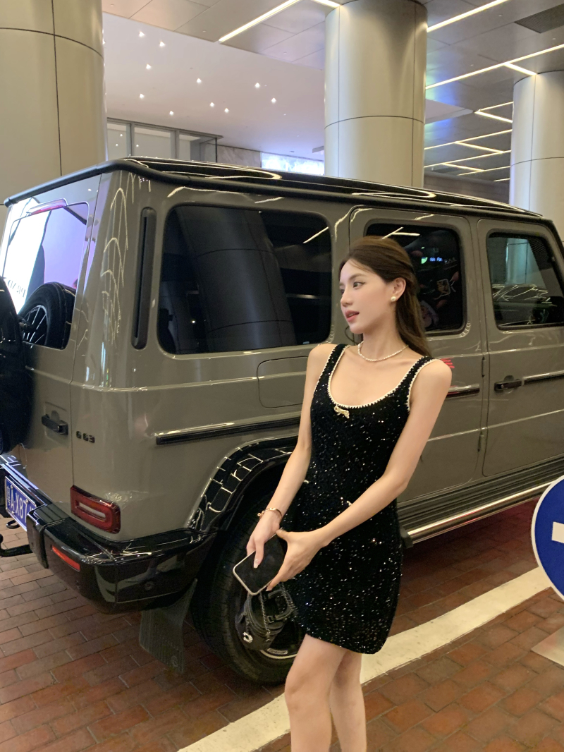 Real price real price Xiaoxiangfeng heavy industry full of stars crystal beads self-cultivation sexy temperament suspender dress female