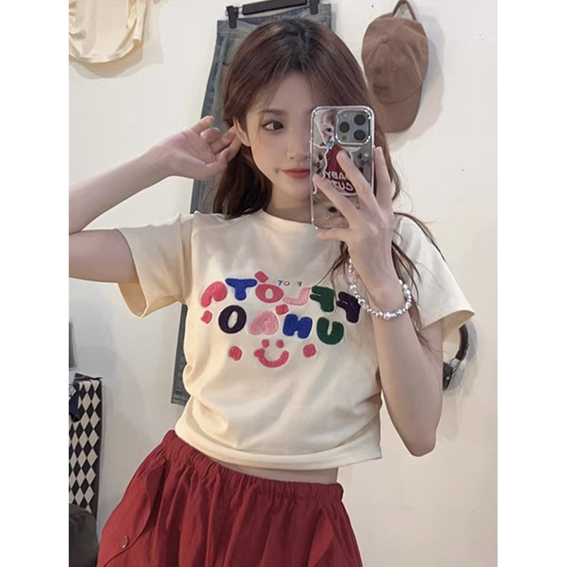 Creamy universe color letter front shoulder short short-sleeved T-shirt female sweet girl style small top 2023 new