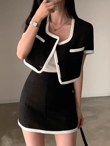 Korean version of the small fragrant style color-blocking jacket cardigan short top + high waist thin A-line short skirt two-piece suit