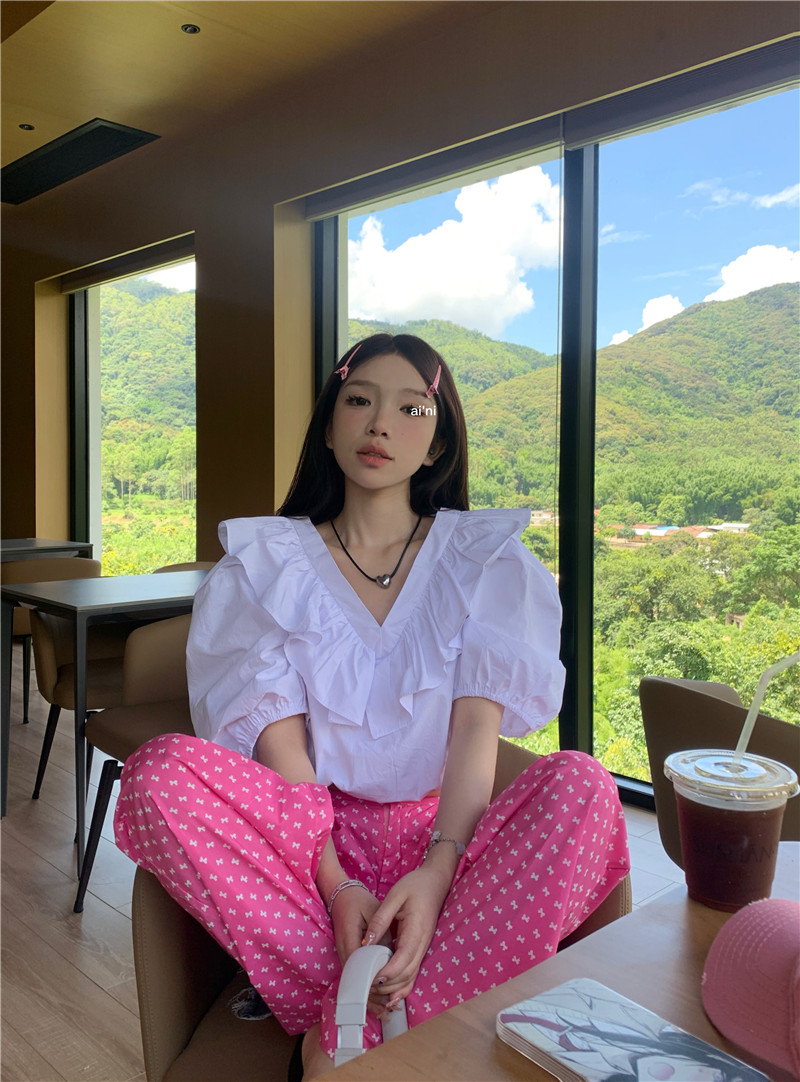 Real price real price Korean fungus side puff sleeve shirt niche v-neck top + high waist sunscreen pants