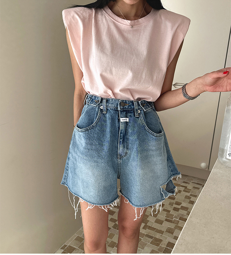 Korea Labeled Side Holes A-Line Slim Brushed Shorts with Raw Edges