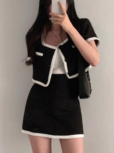 Korean version of the small fragrant style color-blocking jacket cardigan short top + high waist thin A-line short skirt two-piece suit