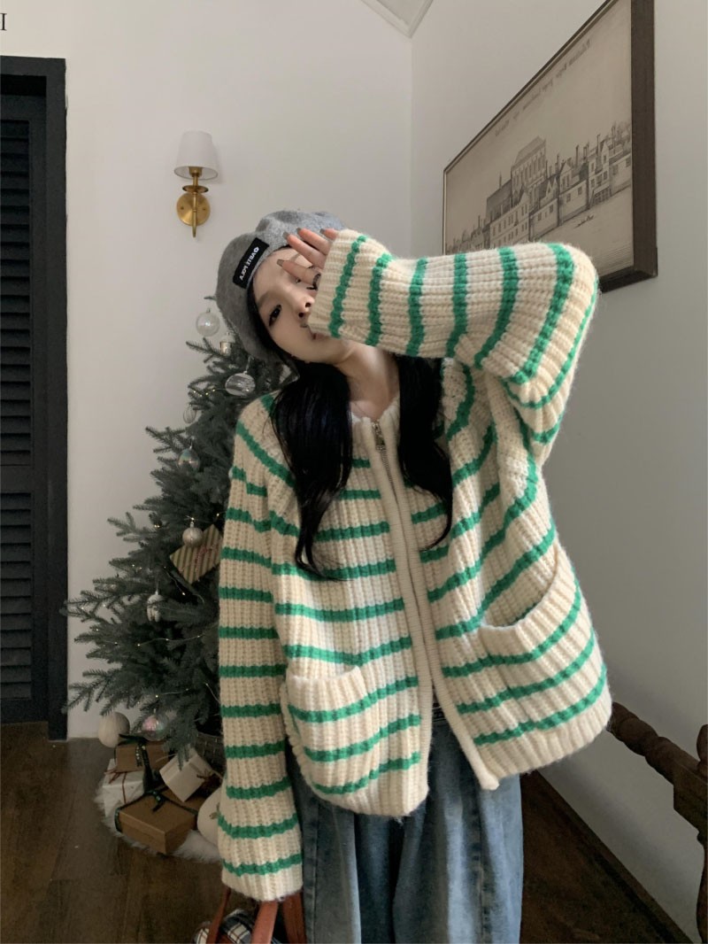 French retro lazy style round neck soft waxy striped sweater coat women's autumn and winter advanced loose and thin knitted cardigan