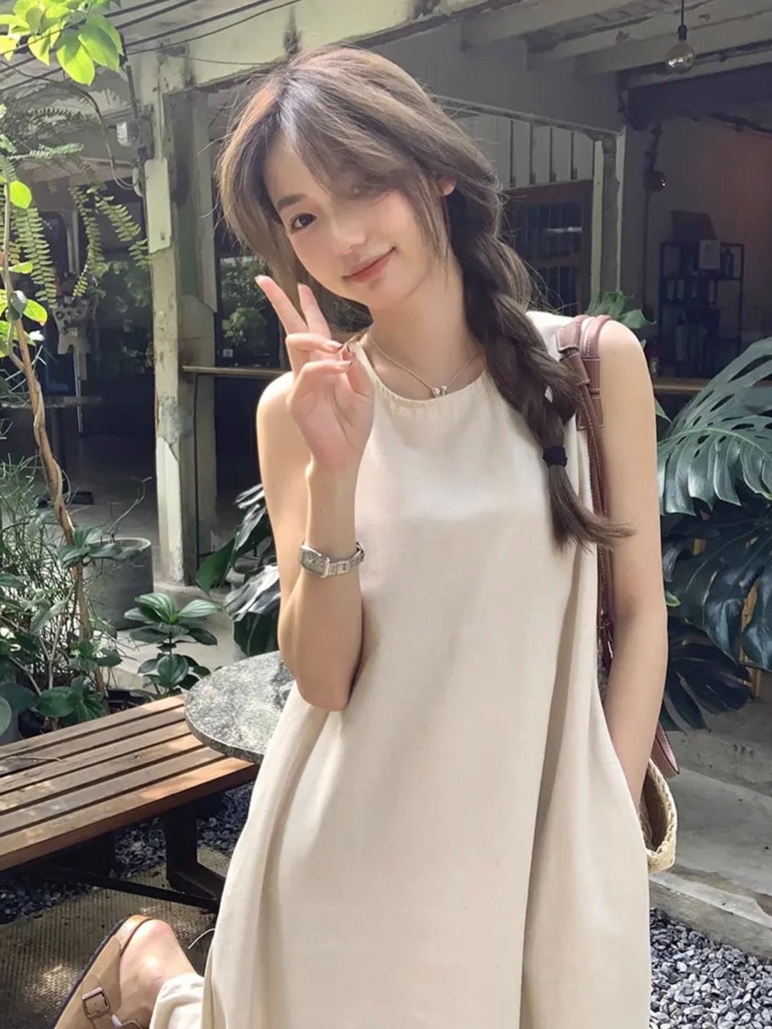 Korean Summer Sleeveless Vest Dress Women's French Style Design Sense Simple Long Round Neck Back Hollow Dress