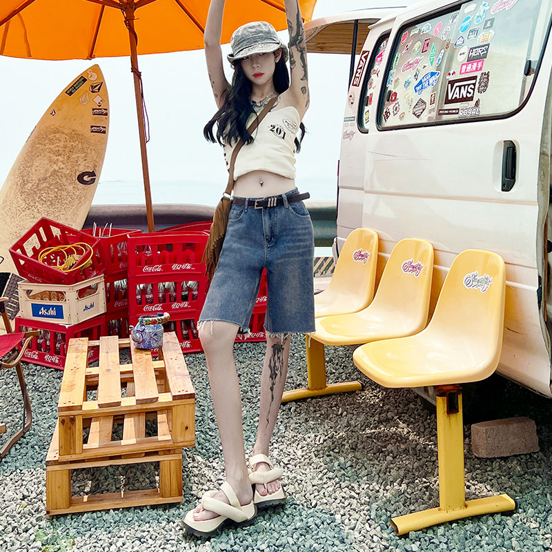 Real shot of 2023 new denim shorts four-fifth pants shorts high waist loose riding raw edge straight jeans