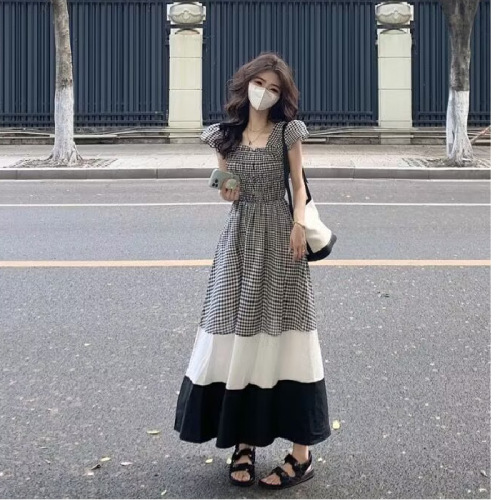 Small flying sleeve plaid contrast color temperament dress women's summer 2023 new waist a-line design sense of thin long skirt