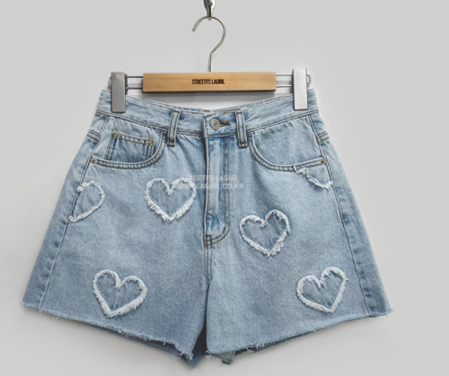 Cute frayed heart pattern light wash denim high waist shorts