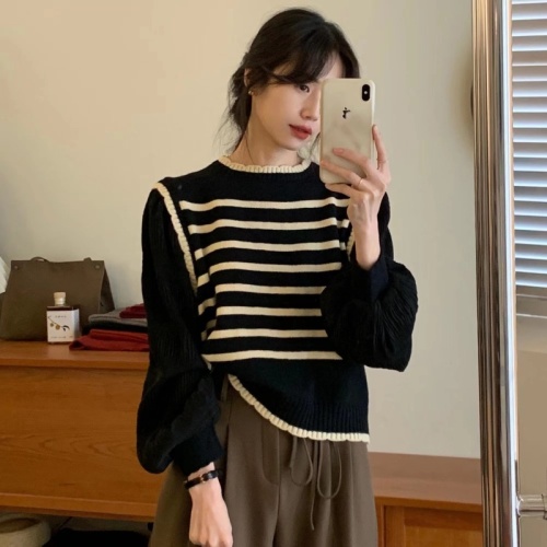 French fake two-piece striped sweater women's 2023 spring and autumn lazy wind top design sense niche gentle knitwear