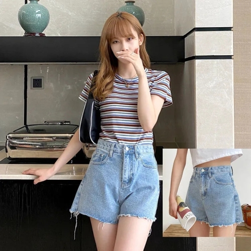 Light-colored denim shorts women's summer high waist slimming 2023 new style A-line pants loose short hot pants with raw edges