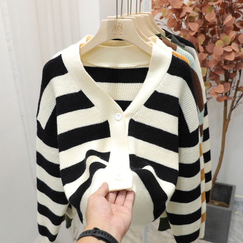 European design sense color contrast knitted cardigan women 2023 autumn and winter v-neck high waist short striped sweater jacket