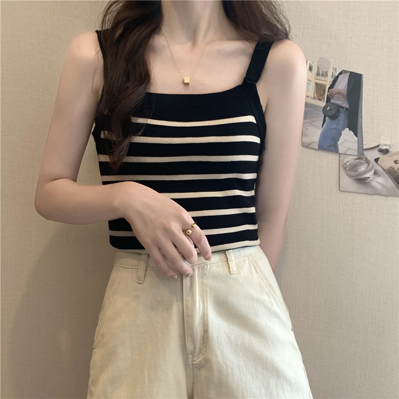 Unique and chic black striped camisole women's inner wear autumn and winter design sense small crowd outer wear slim hot girl top