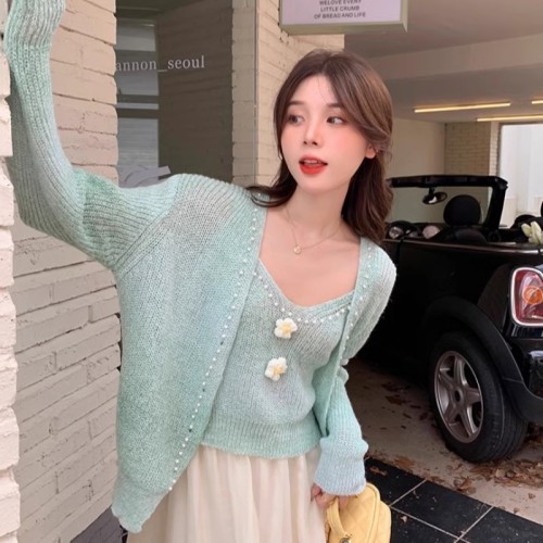 Gentle wind soft glutinous long-sleeved sweater coat women's spring and autumn short knitted cardigan with suspenders two-piece suit jacket