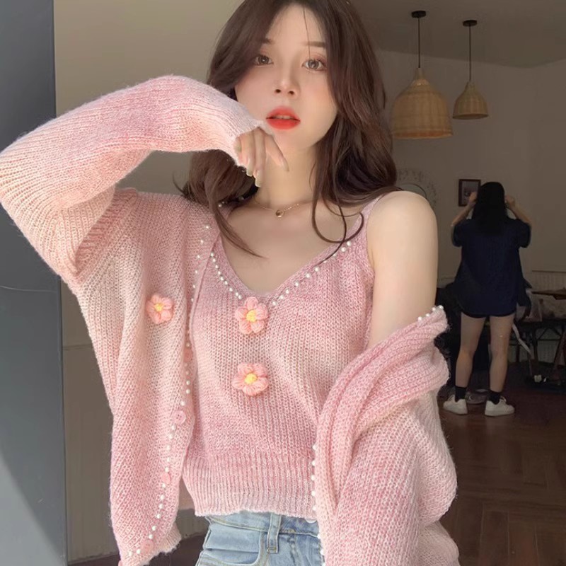 Gentle wind soft glutinous long-sleeved sweater coat women's spring and autumn short knitted cardigan with suspenders two-piece suit jacket