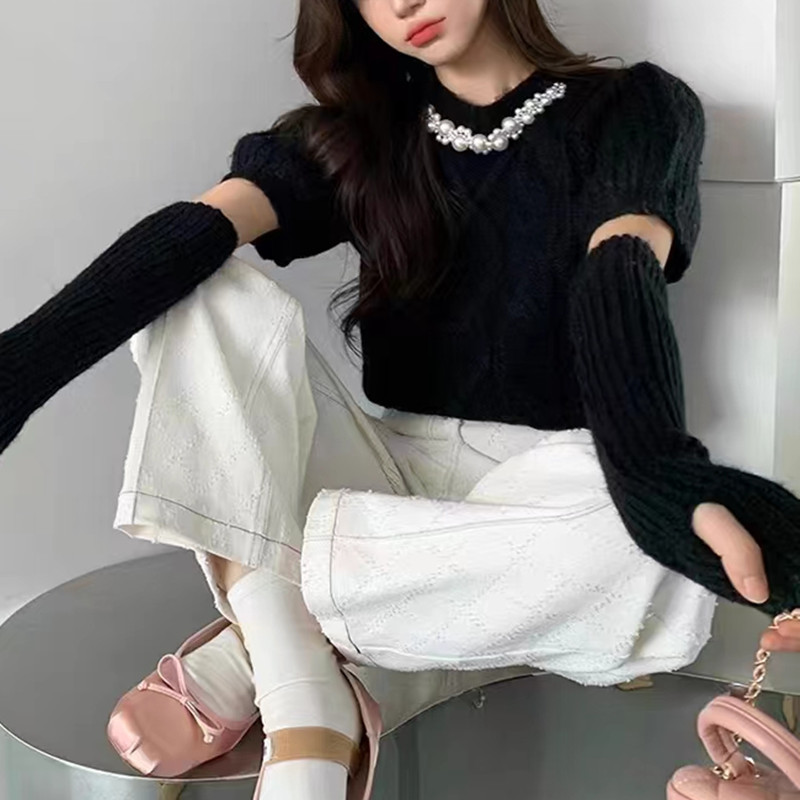Little relative pearl swan neck 2023 autumn and winter new pearl necklace decoration thick pullover sweater