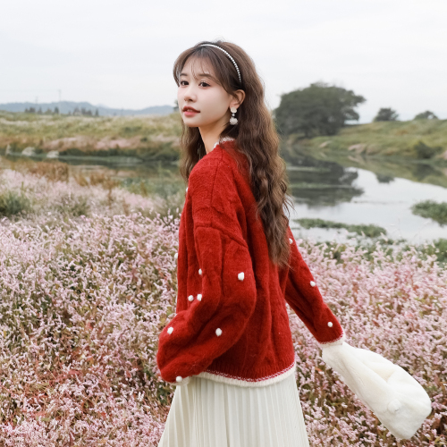 Christmas red cable sweater women's design sense niche 2023 autumn new lazy wind small foreign style sweater