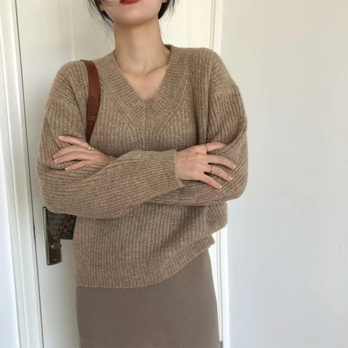 Japanese and Korean lazy style V-neck pullover sweater women's loose autumn and winter Korean new retro mohair