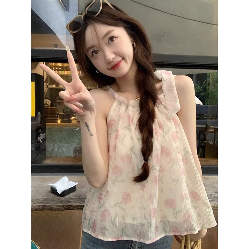 Halter neck floral strap vest women's summer new French style age-reducing loose design sense small crowd wearing camisole top