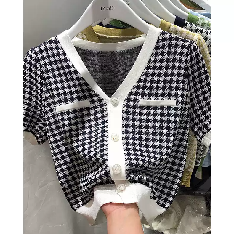French-style small fragrance ice silk thin section plaid short-sleeved knitted sweater women's summer design sense niche chic v-neck top