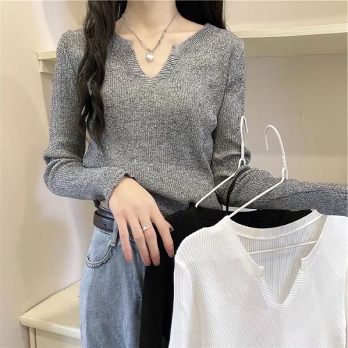 New v-neck knitted sweater women's self-cultivation bottoming shirt design sense niche chic top with clavicle exposed