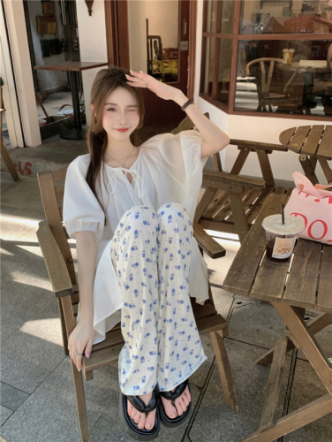 !  Small fresh mid-length puff sleeves design sense tie-up shirt small floral micro flared casual pants