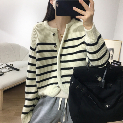 Fine rice custom spring new Korean Dongdaemun small fragrant striped knitted cardigan women's short thick stick needle sweater coat