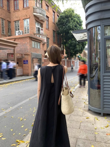 Korean Summer Sleeveless Vest Dress Women's French Style Design Sense Simple Long Round Neck Back Hollow Dress