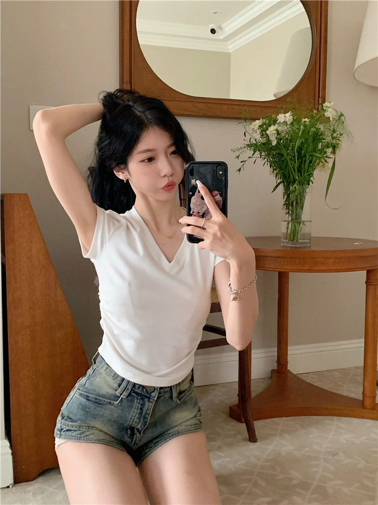 Pure desire wind white V-neck front shoulder short-sleeved T-shirt women's summer irregular slim short pleated top