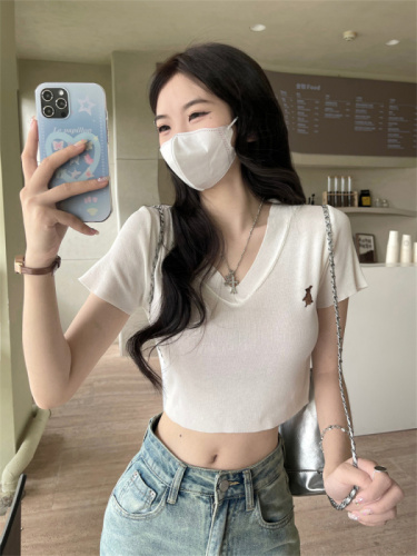 American sweet and spicy v-neck short-sleeved T-shirt women's summer slim and thin short knitted sweater top