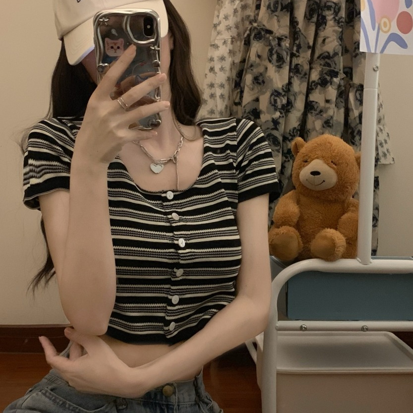 Black striped short-sleeved knitted sweater women's clothing 2023 summer new slim fit slim temperament short cardigan top