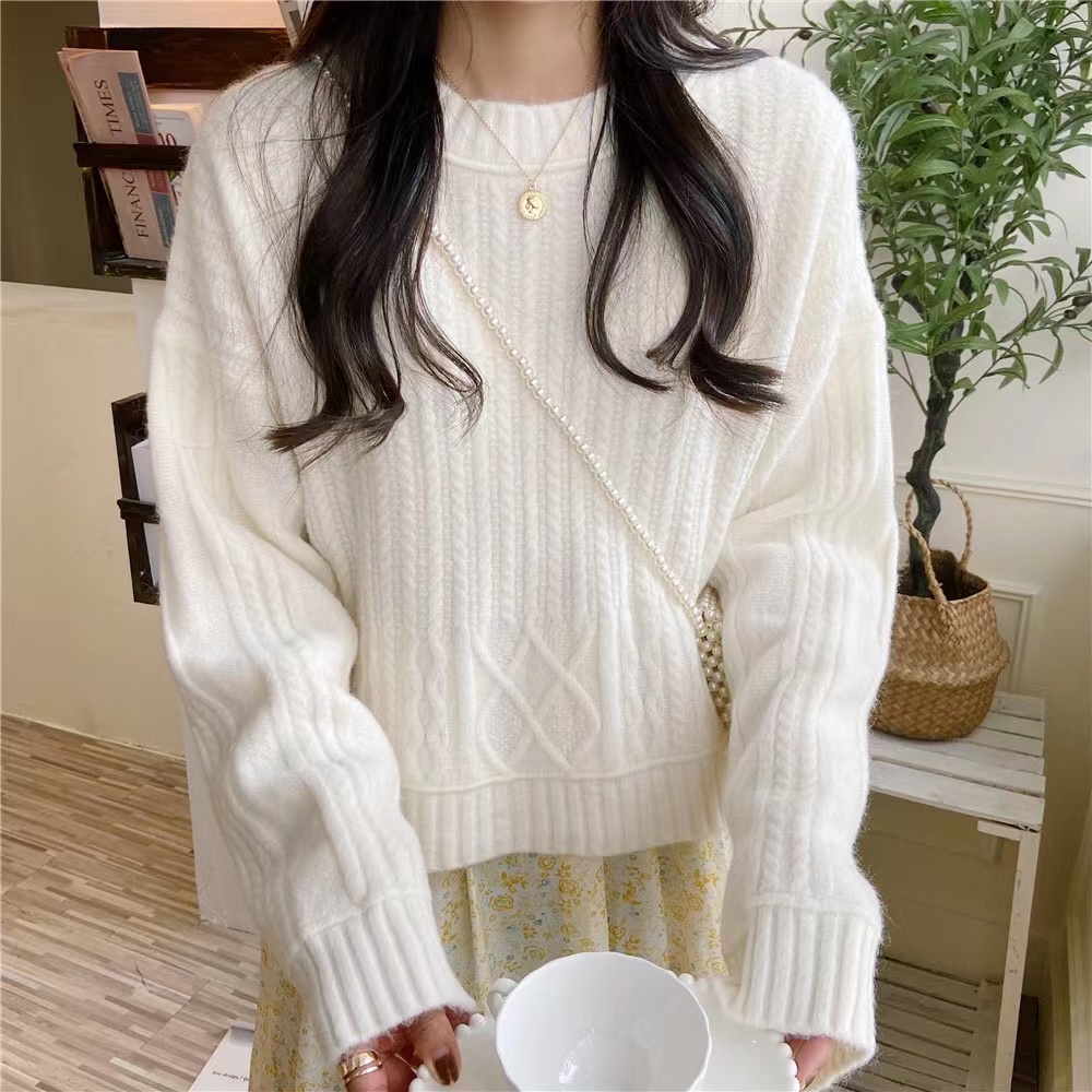 Sweet white pullover sweater women's loose outerwear spring and autumn gentle wind twist short knitted bottoming shirt trendy