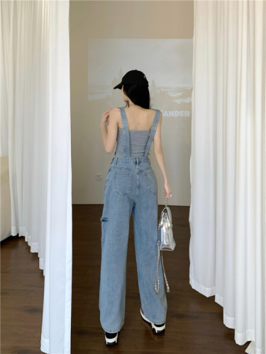 The new hot girl looks thin jeans overalls fashion wide leg ripped straight casual trousers