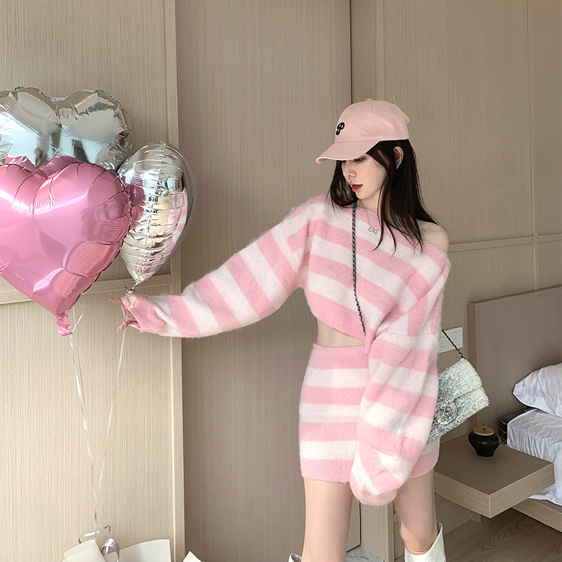 2023 Autumn and Winter Design Wool Contrast Color Striped Suit Loose Off-Shoulder Sweater Bag Hip Skirt Two-piece Set