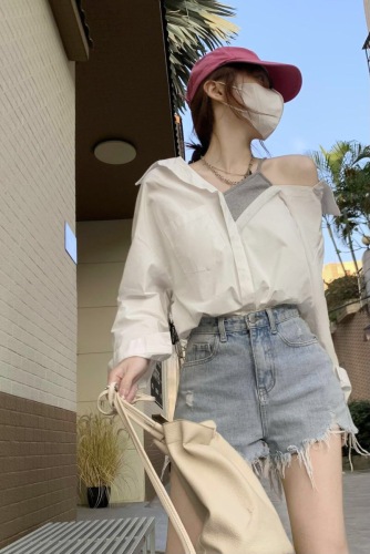 Fake two-piece one-shoulder sling white shirt women's summer design sense niche loose splicing sunscreen top trendy