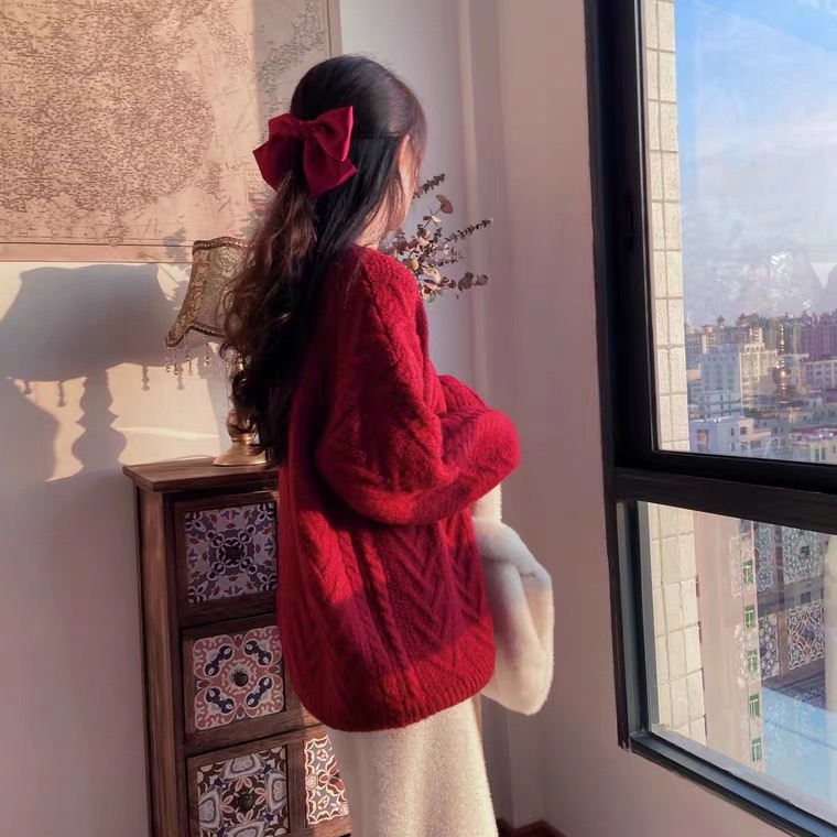 New Year's zodiac year cherry red sweater women's pullover new loose lazy wind twist thickened autumn and winter outerwear