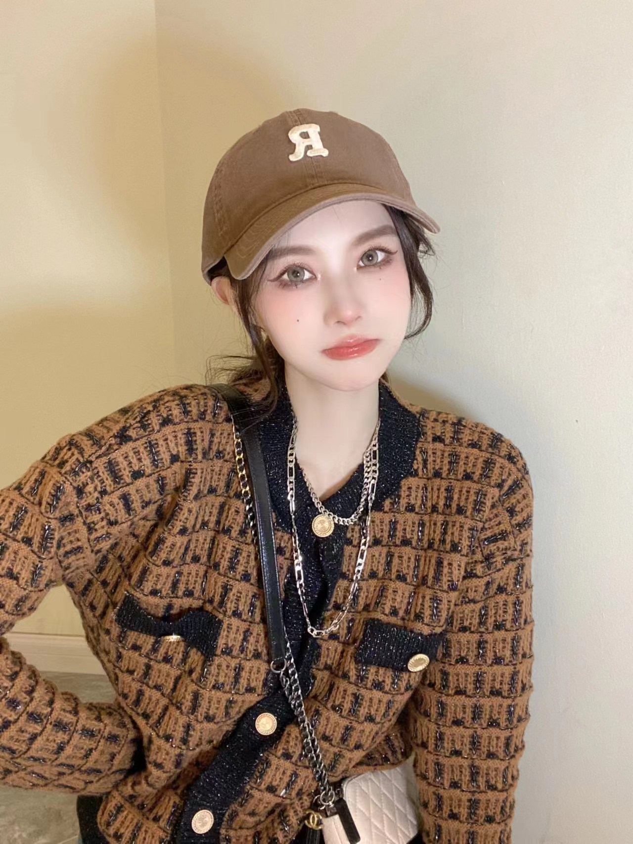 Korean style chic small fragrant sweater jacket women's autumn and winter outerwear thickened soft waxy lazy wind loose knitted cardigan