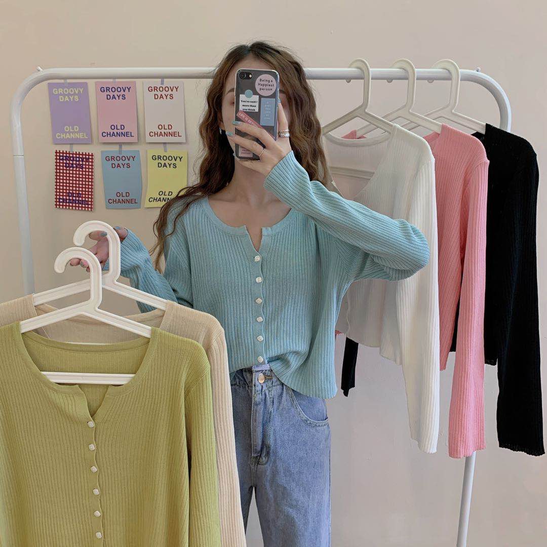 Cardigan Thin Women's Spring Dress 2023 Korean Version New Short Ice Silk Knitted Sweater Sunscreen Coat V-Neck Top Trendy