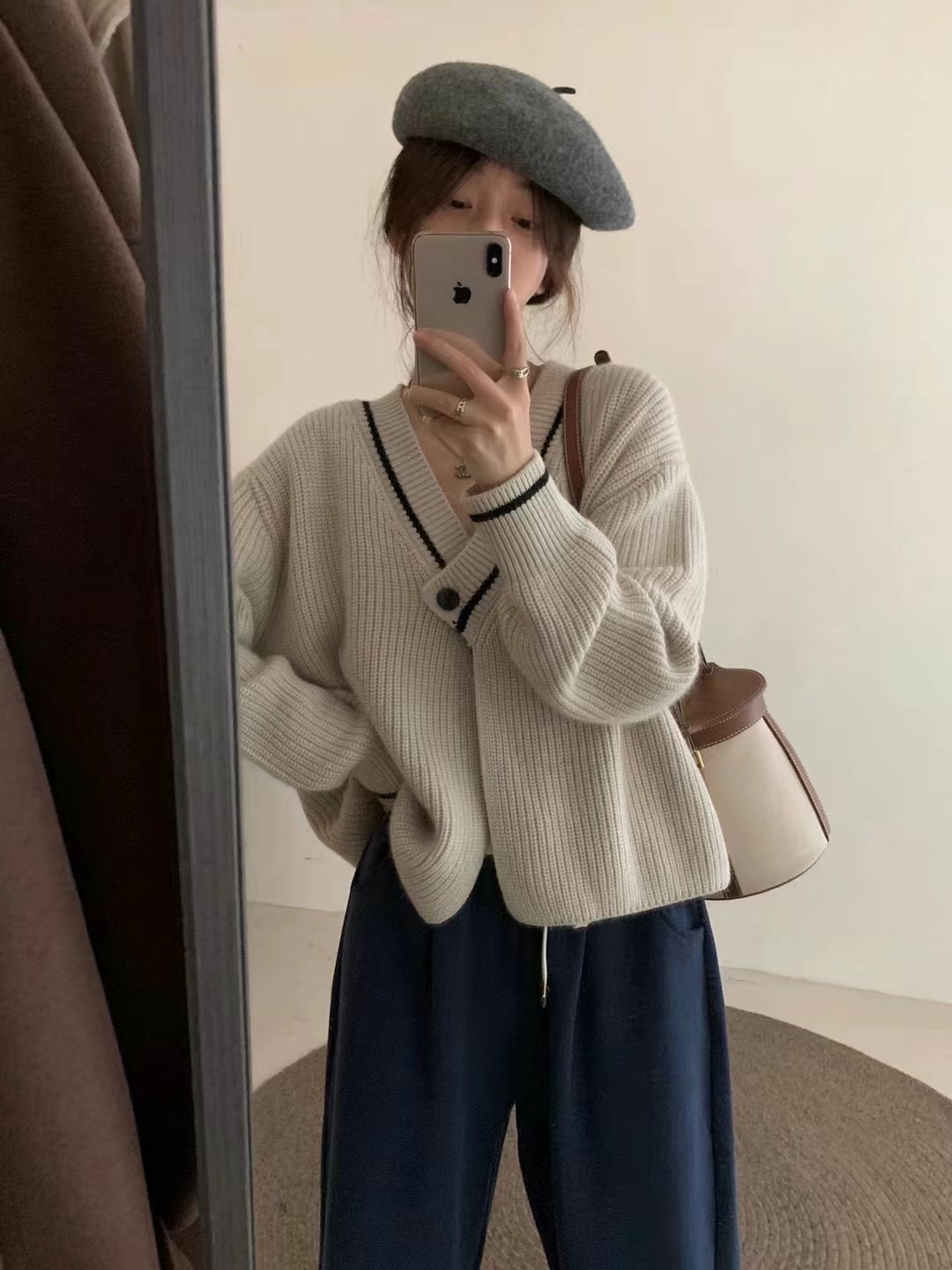 South Korea's Dongdaemun autumn and winter new foreign style thin design splicing v-neck raccoon fur knitted cardigan