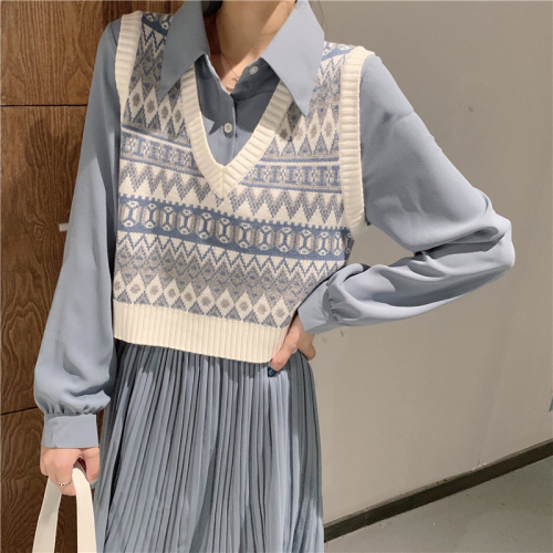 Knitted Vest Women's Vest Outerwear Korean Version Retro Japanese College Style Loose Short Section Versatile V-Neck Sweater Spring