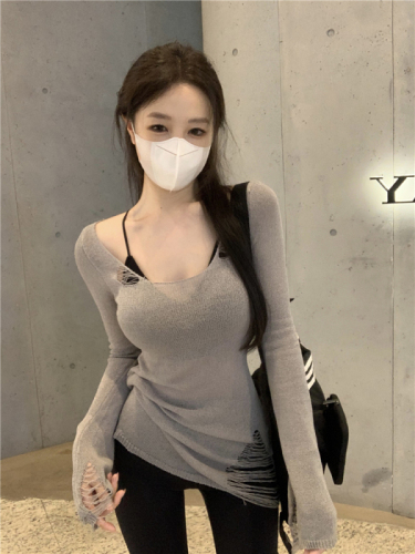 Lazy atmosphere with Korean style ripped holes and old style long-sleeved slim-fit knitted top/sling