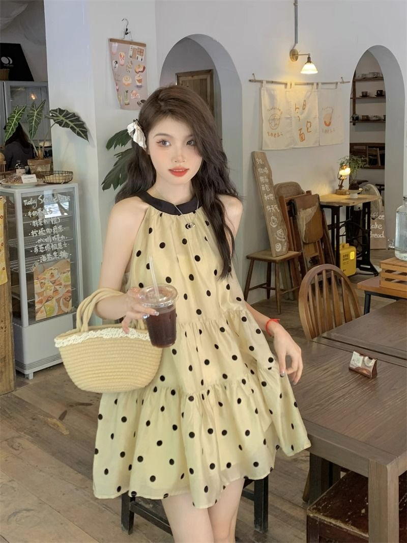 Polka-dot vest dress women's summer 2023 new gentle wind high-end temperament temperament waist slim fluffy skirt