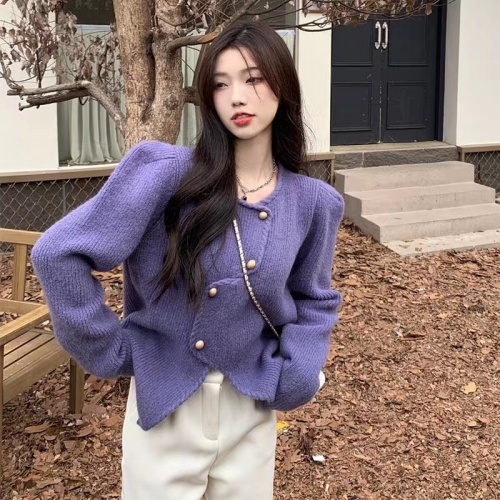  new high-end, super good-looking and stylish soft and waxy sweater women's autumn and winter gentle style top