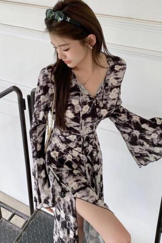 From 95 to 2023 summer new trumpet sleeve floral dress women's waist French retro dress