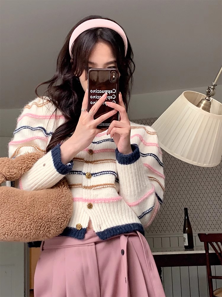 Yang Paopao Xiaoxiang style striped pink and white sweater jacket for women 2023 spring new style loose Korean version lazy knitted