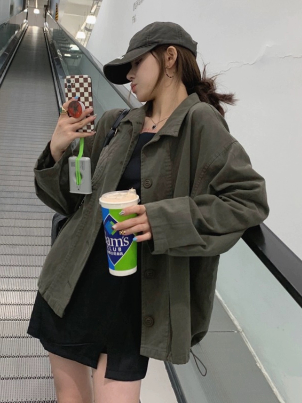 Oversize jacket design sense niche female retro Hong Kong style early autumn chic top sweet and spicy baseball uniform small man