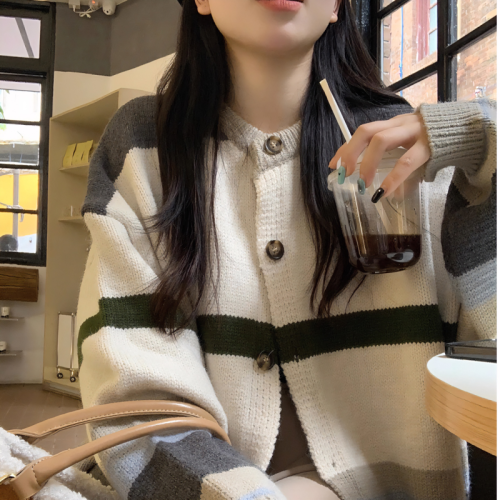 Contrasting color striped sweater women's autumn and winter 2023 new retro Hong Kong style chic lazy wind top knitted cardigan jacket